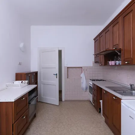 Naty Apartmán